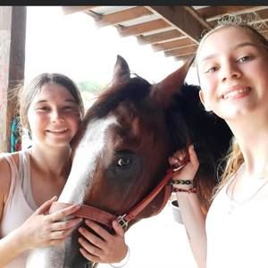 Meet your Posher, Victoria